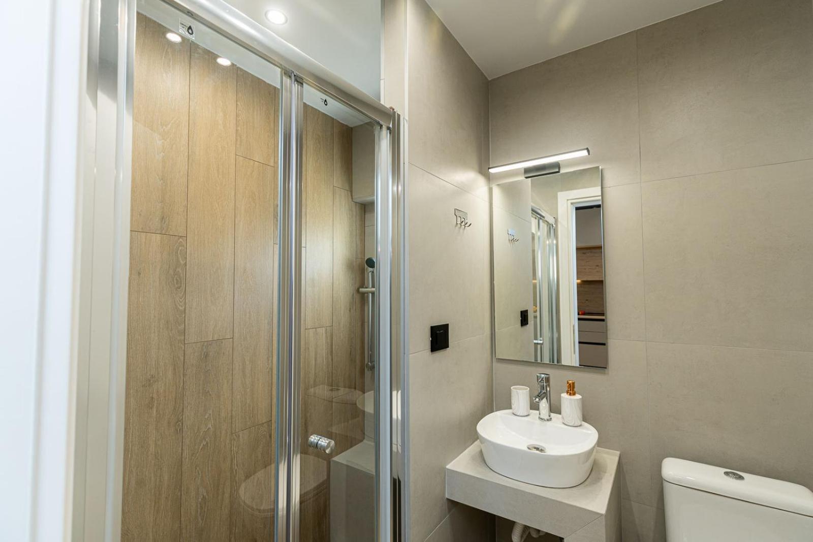 Modern 3 Bedroom Luxury Apartment Soluň Exteriér fotografie